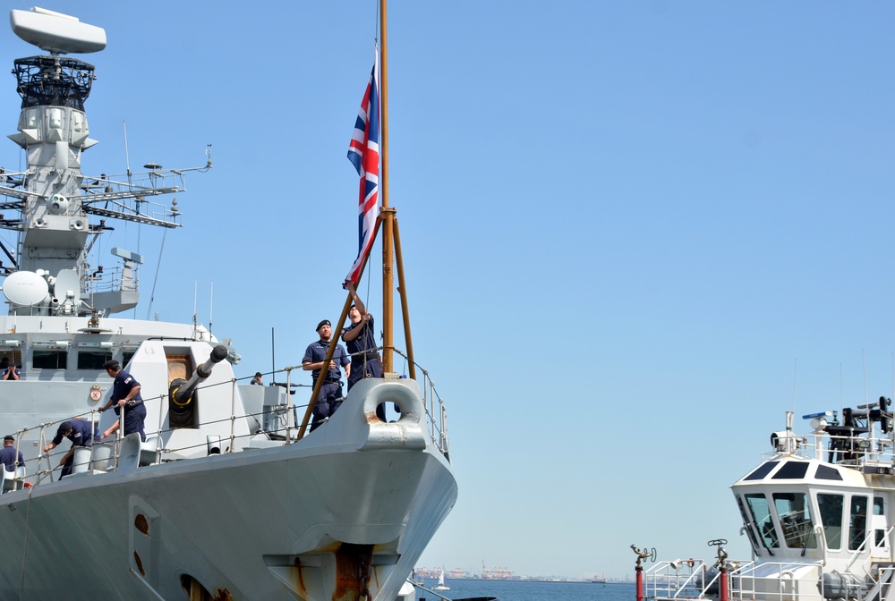 HMS Sutherland Departs U.S. FLEACT Yokosuka
