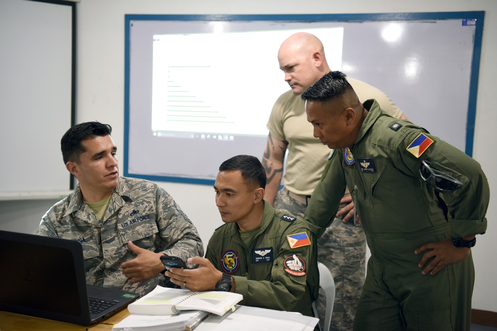 Subject Matter Expert Exchange Unites U.S., Philippine Air Force