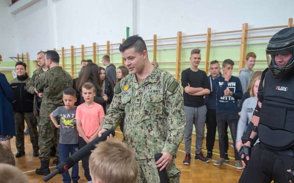 Naval Support Facility Redzikowo Hosts Polish Army