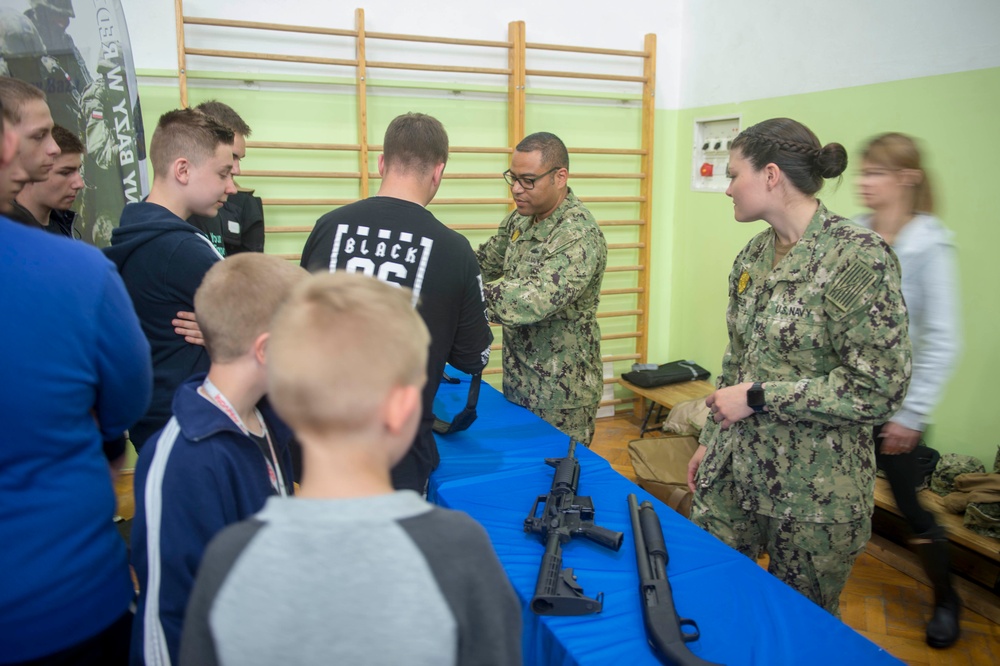 Naval Support Facility Redzikowo Hosts Polish Army