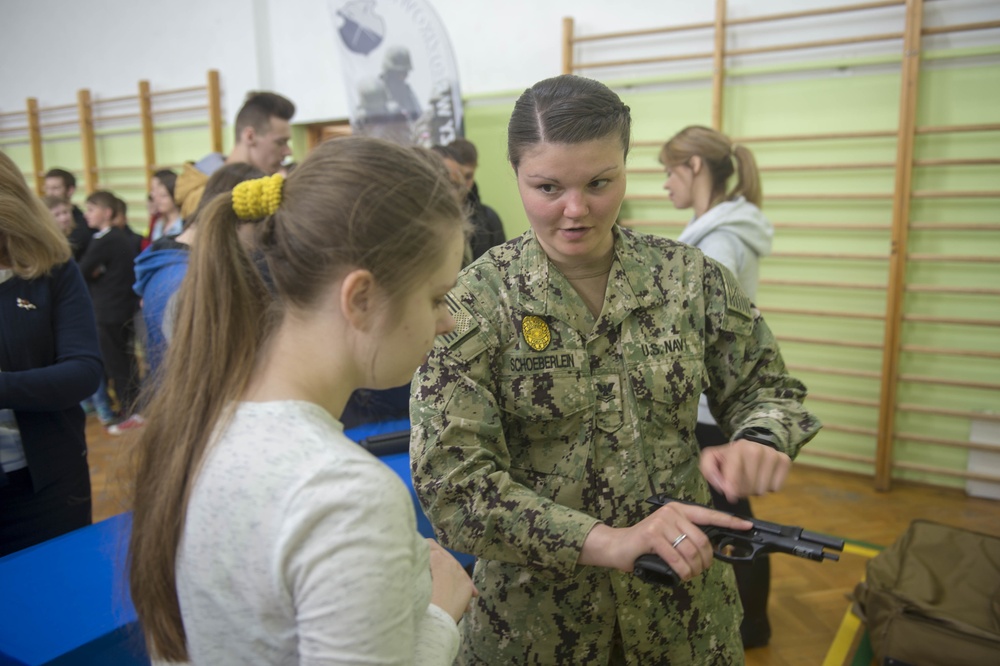 Naval Support Facility Redzikowo Hosts Polish Army