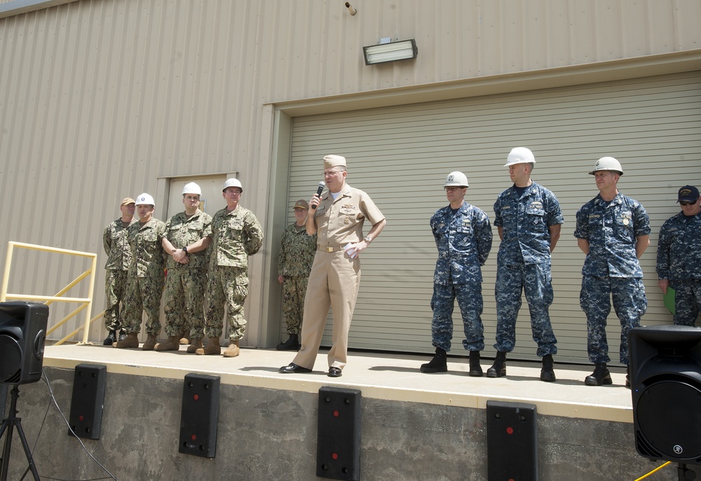 Vice Admiral Tofalo Presents Meritorious Unit Commendation to crews of USS Maryland (SSBN 738)