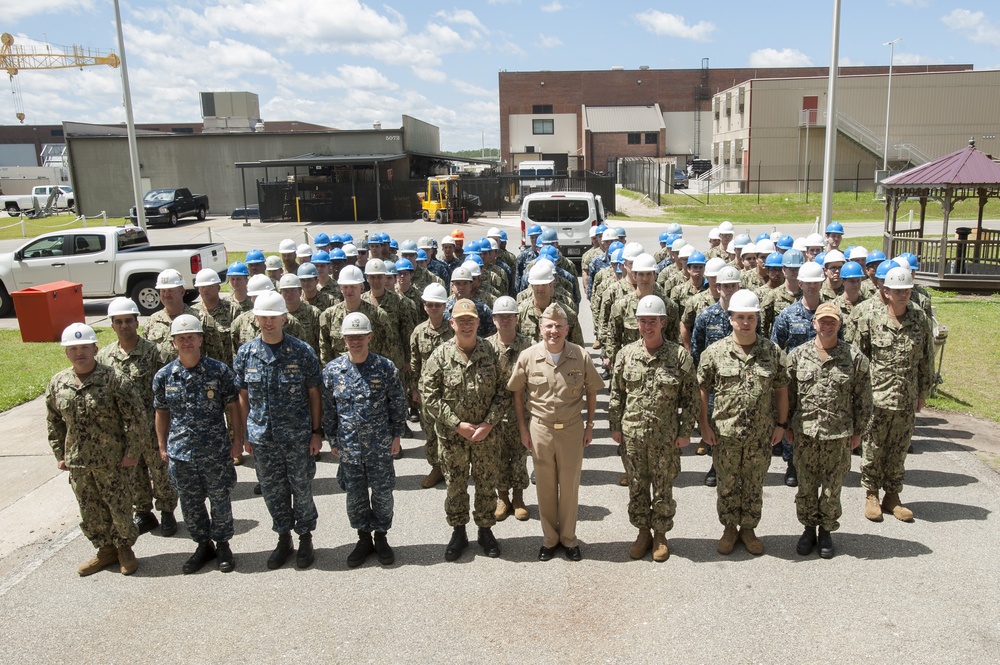 Vice Admiral Tofalo Presents Meritorious Unit Commendation to crews of USS Maryland (SSBN 738)