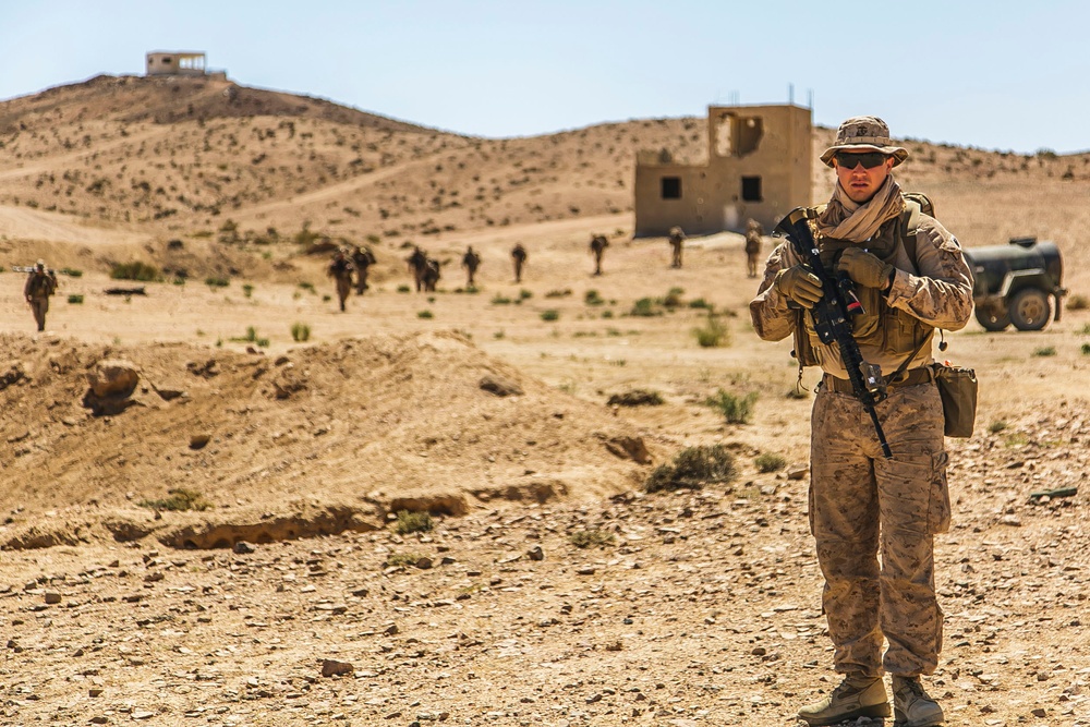 Fox Co scales mountains, engages enemy during force-on-force exercise in Jordan