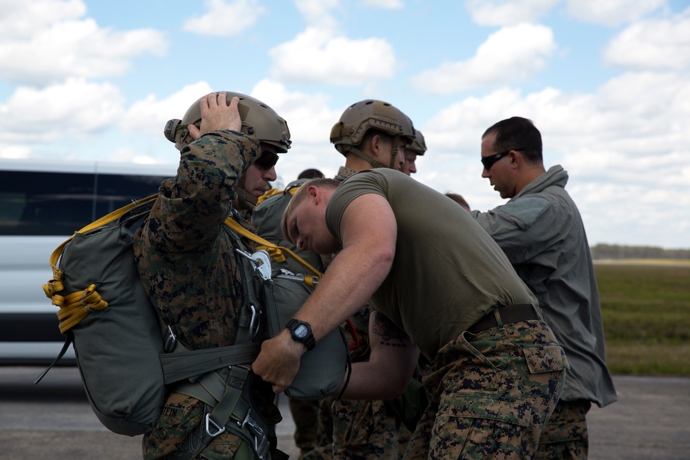 2nd Recon parachute operations