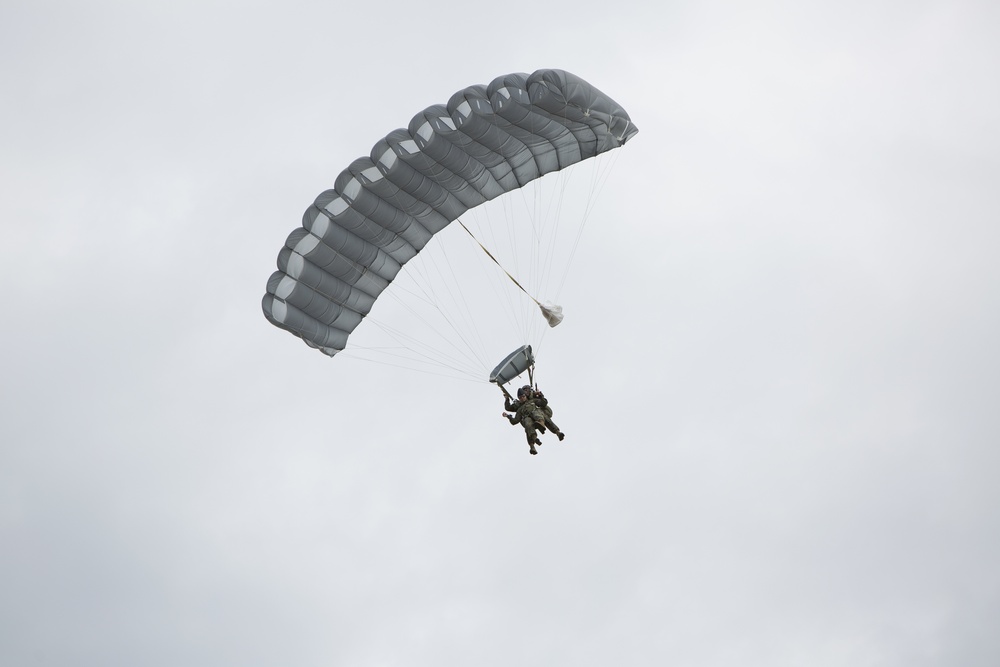 2nd Recon parachute operations