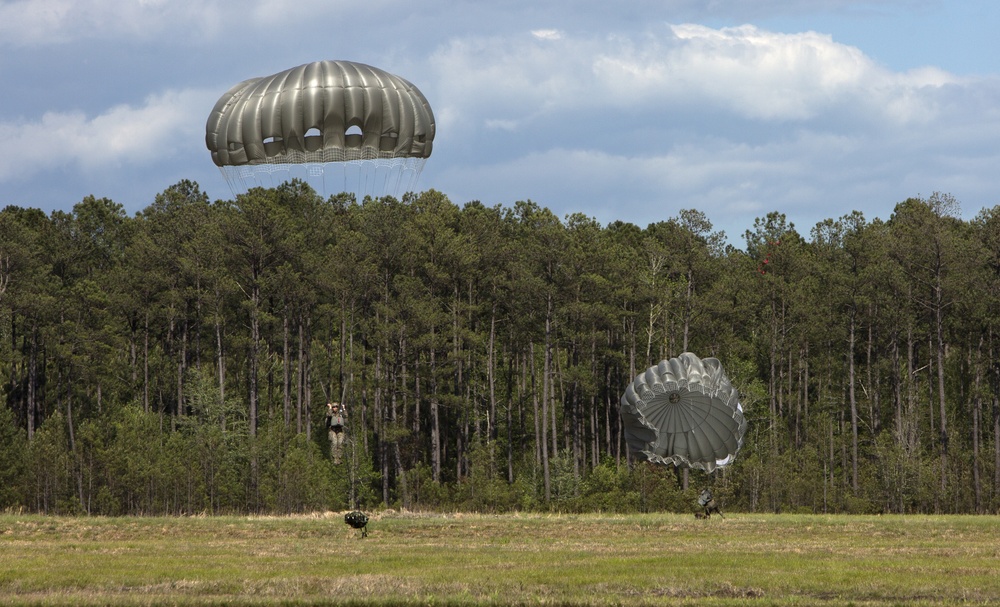 2nd Recon parachute operations