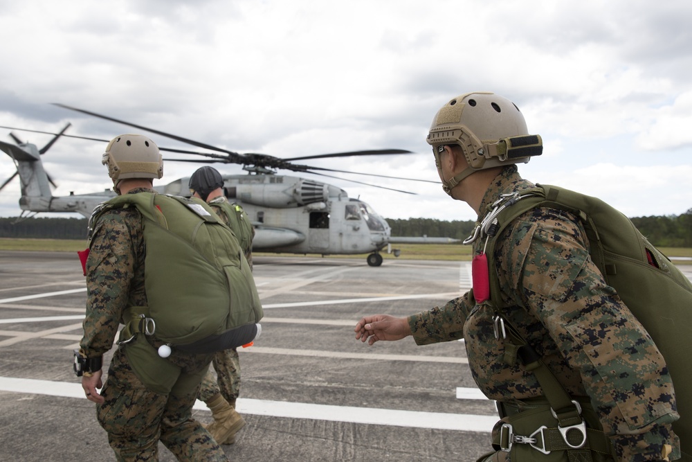 2nd Recon parachute operations