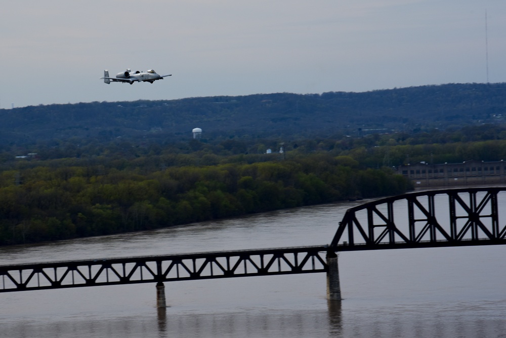 Thunderbolt flies for Thunder Over Louisville