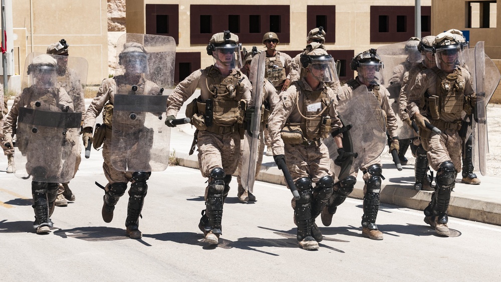 26th MEU Marines Train on Embassy Reinforcement During Eager Lion 18