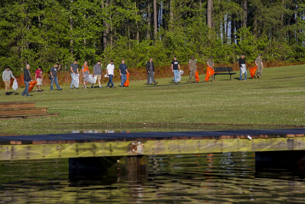 MCAS New River conducts shoreline clean-up