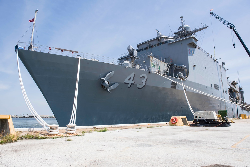 USS Fort McHenry conducts HURREX/Citadel Gale 2018