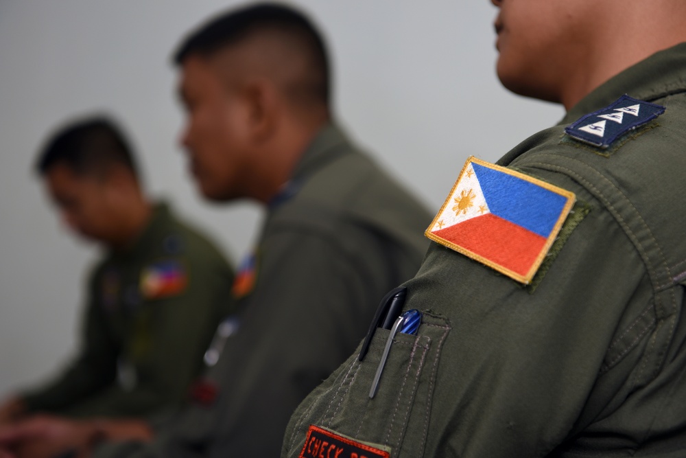 Subject Matter Expert Exchange Unites U.S., Philippine Air Force
