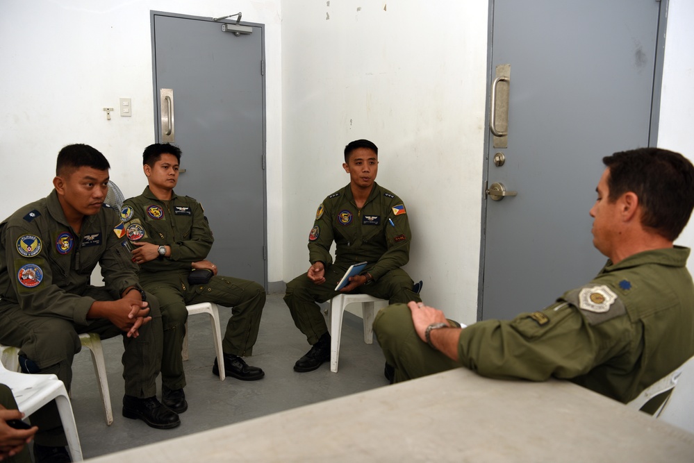 Subject Matter Expert Exchange Unites U.S., Philippine Air Force