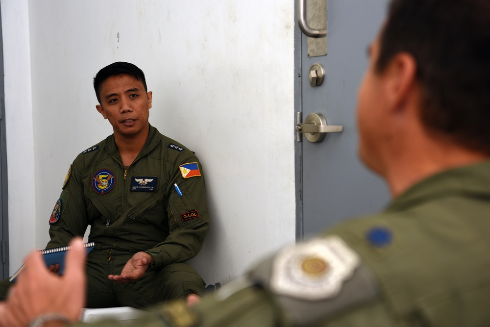 Subject Matter Expert Exchange Unites U.S., Philippine Air Force