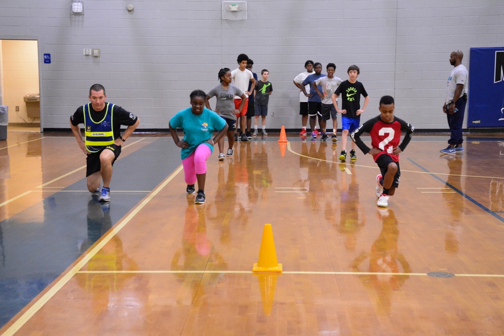 1-46th Infantry Regiment brings fitness to Midland Middle School