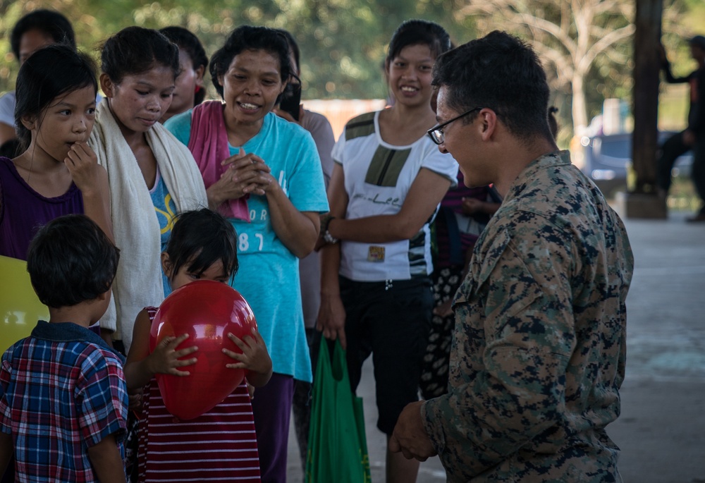 Balikatan 18: AFP, US donate supplies to community, conduct CHE