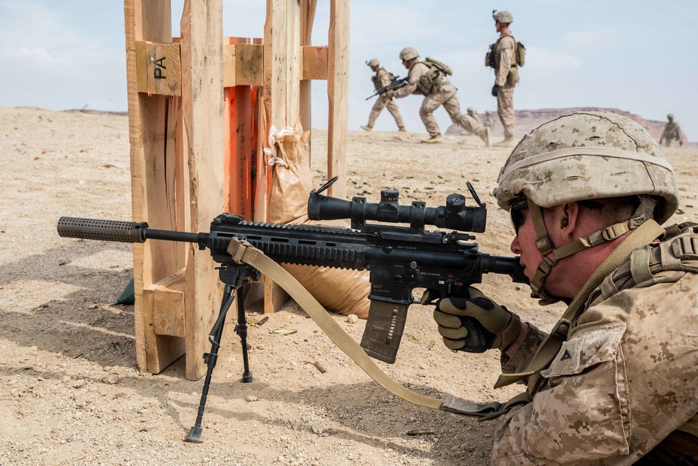 26th MEU conduct live fire team attack ranges