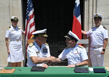 4th Fleet Commander Concludes Maritime Staff Talks with Armada de Chile