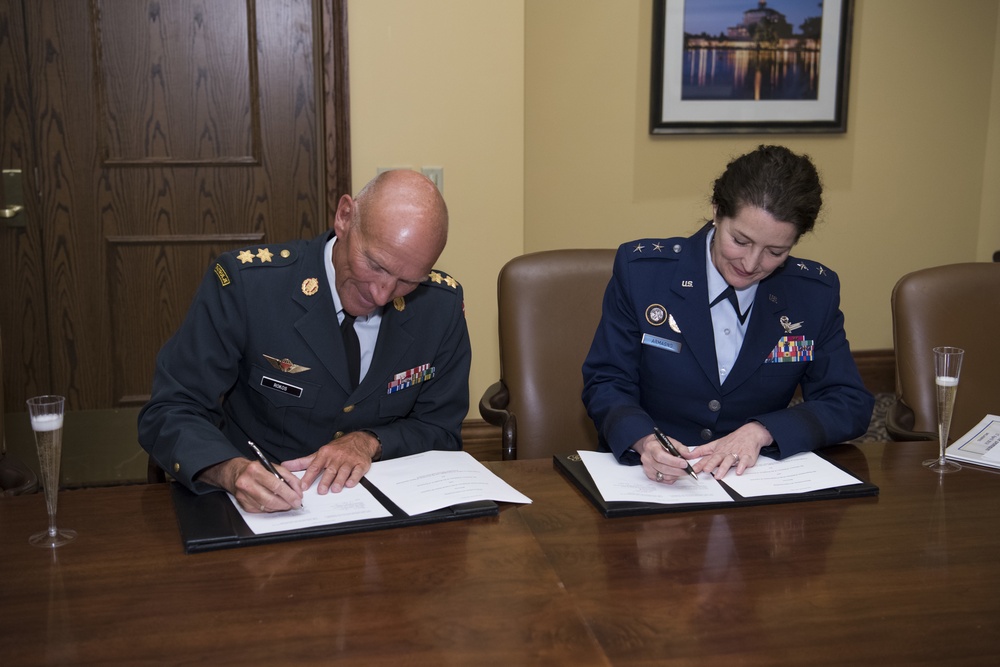 USSTRATCOM and Denmark sign space agreement