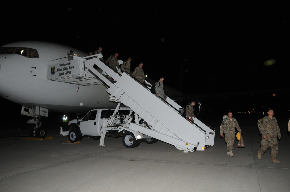 Iowa ANG 133rd Test Squadron Airman return home