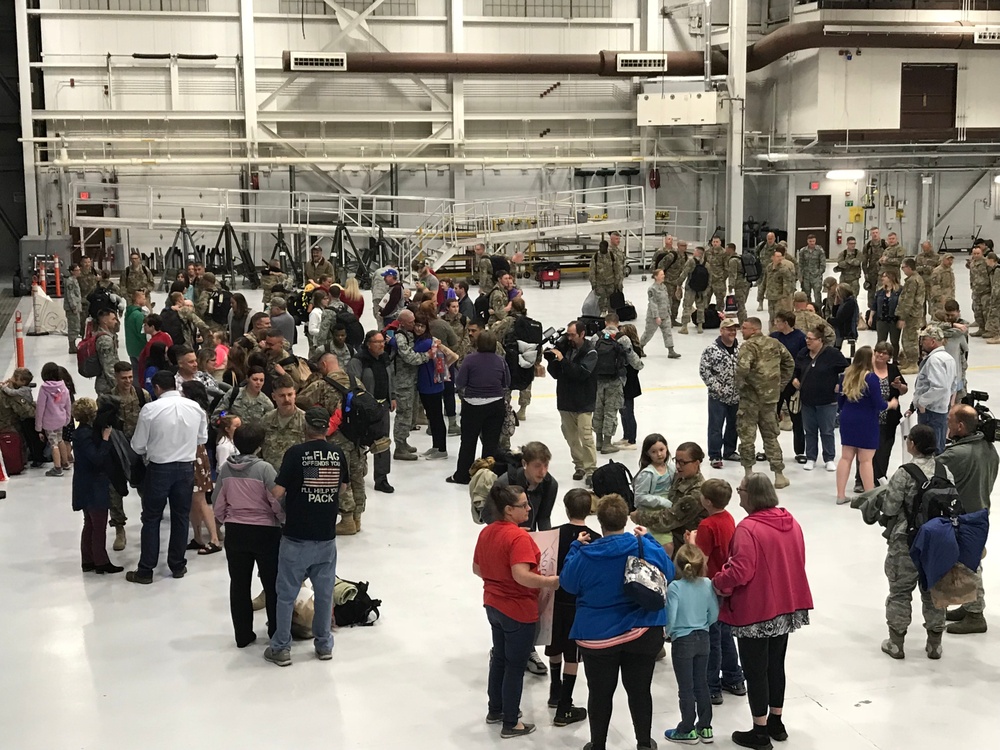 Iowa ANG 133rd Test Squadron Airman return home