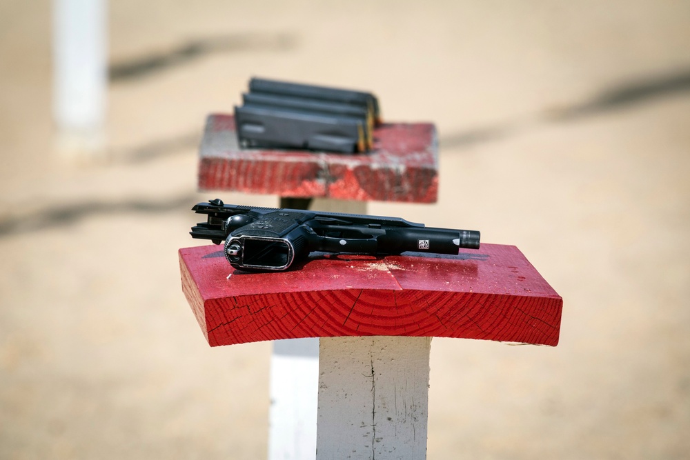 N.J. Best Warrior Competition M4 and M9 qualification