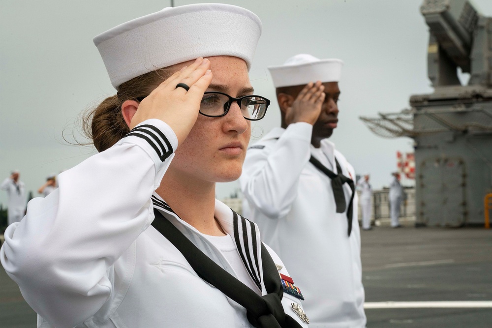 USS Bonhomme Richard (LHD 6) Arrives at Pearl Harbor