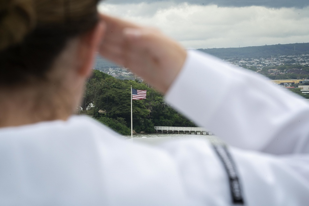 USS Bonhomme Richard (LHD 6) Arrives at Pearl Harbor