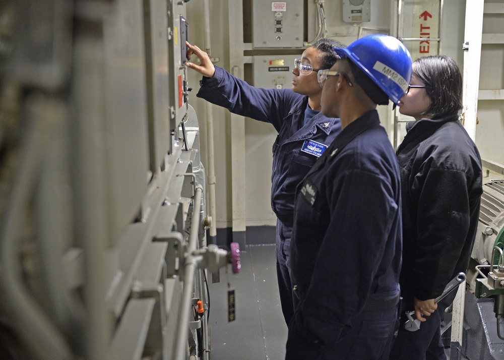 Blue Ridge Sailor prepares for Light-Off Assessment