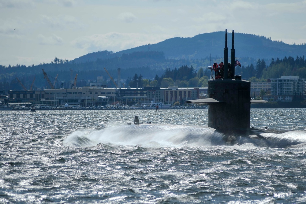 USS Bremerton Returns to Namesake City for Decommissioning