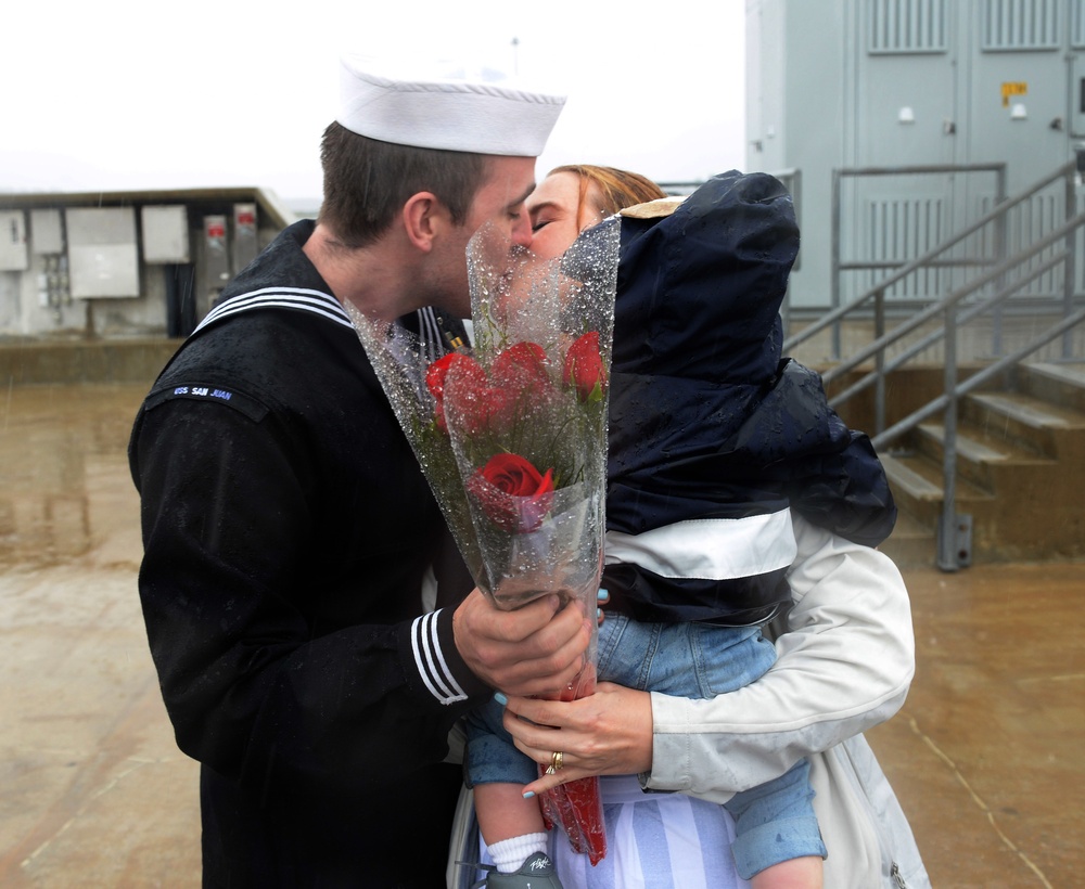 USS San Juan (SSN-751) Returns From Deployment