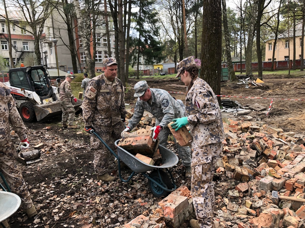 Michigan National Guard Airmen, Soldiers Assist Children’s Care Center in Latvia