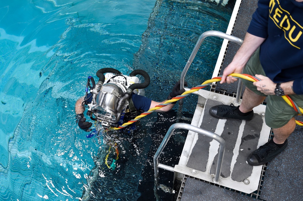 ONR TechSolutions Demonstrates the MK29 Mixed Gas Rebreather