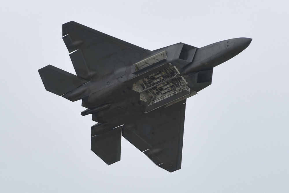 F-22 Raptor rockets Beale's Air &amp; Space Expo