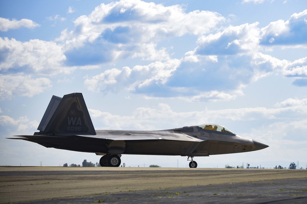 F-22 Raptor rockets Beale's Air &amp; Space Expo