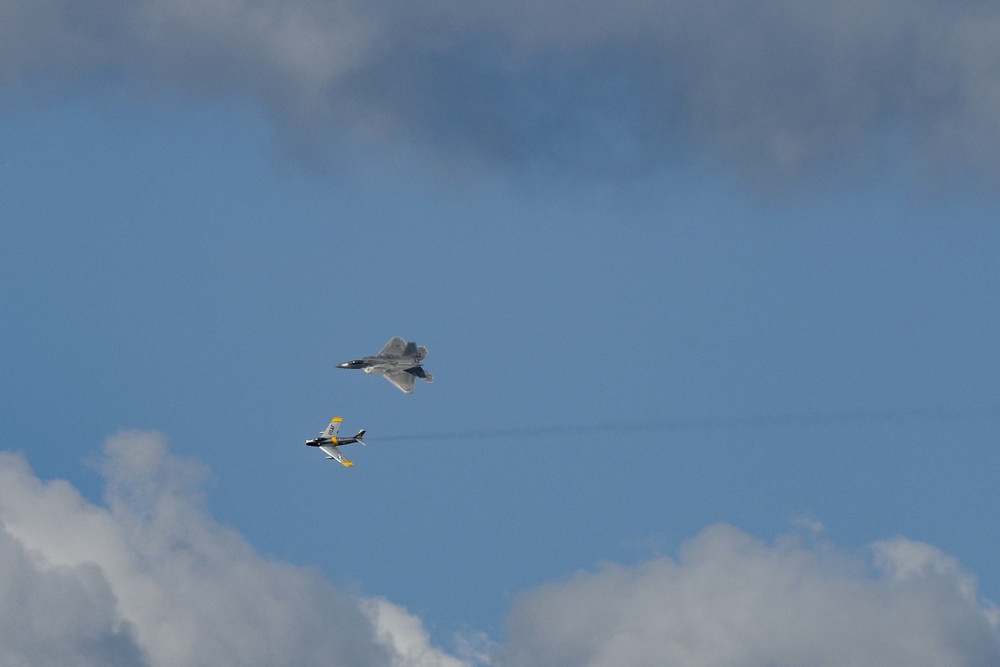 F-22 Raptor rockets Beale's Air &amp; Space Expo