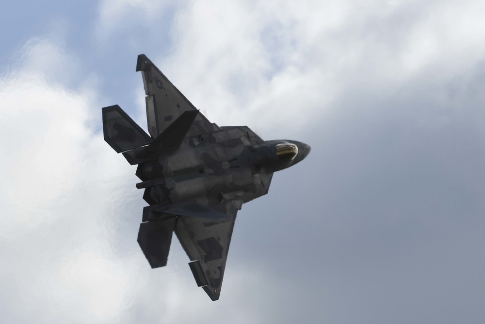 F-22 Raptor rockets Beale's Air &amp; Space Expo