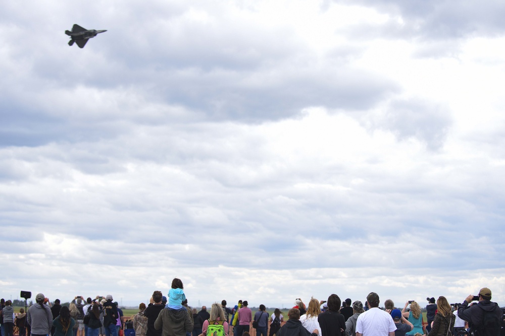 F-22 Raptor rockets Beale's Air &amp; Space Expo