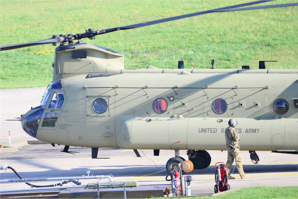 CH-47 Chinook Refueling