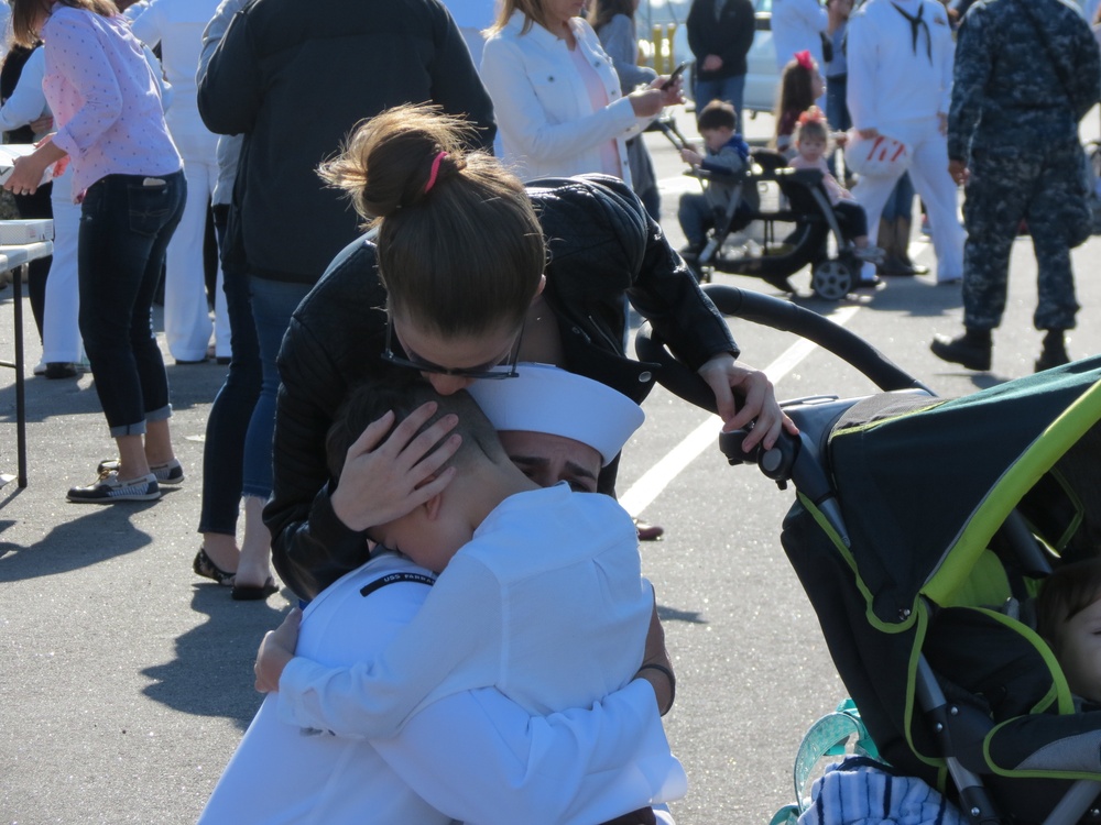 USS Farragut Departing for Deployment