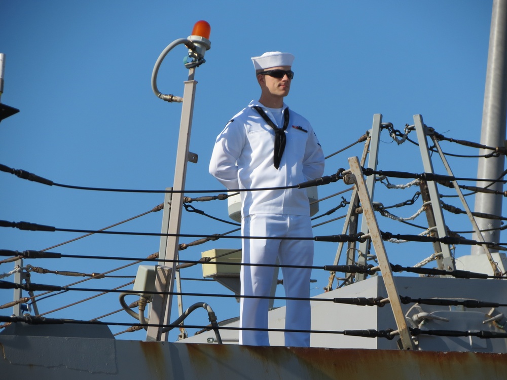 USS Farragut Departing for Deployment