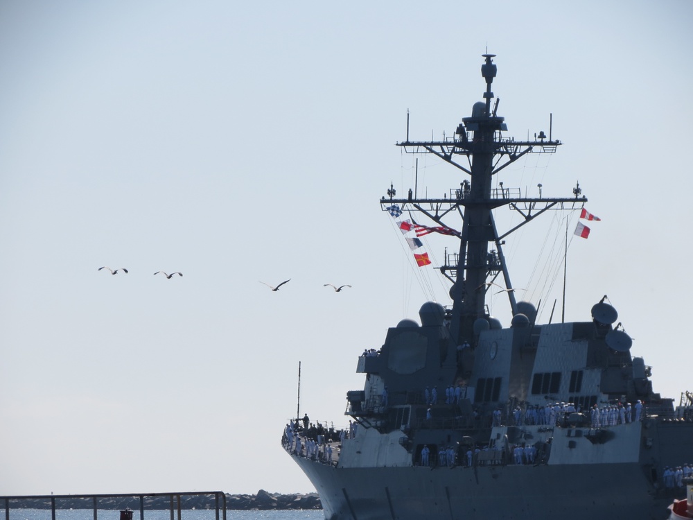 USS Farragut Departing for Deployment