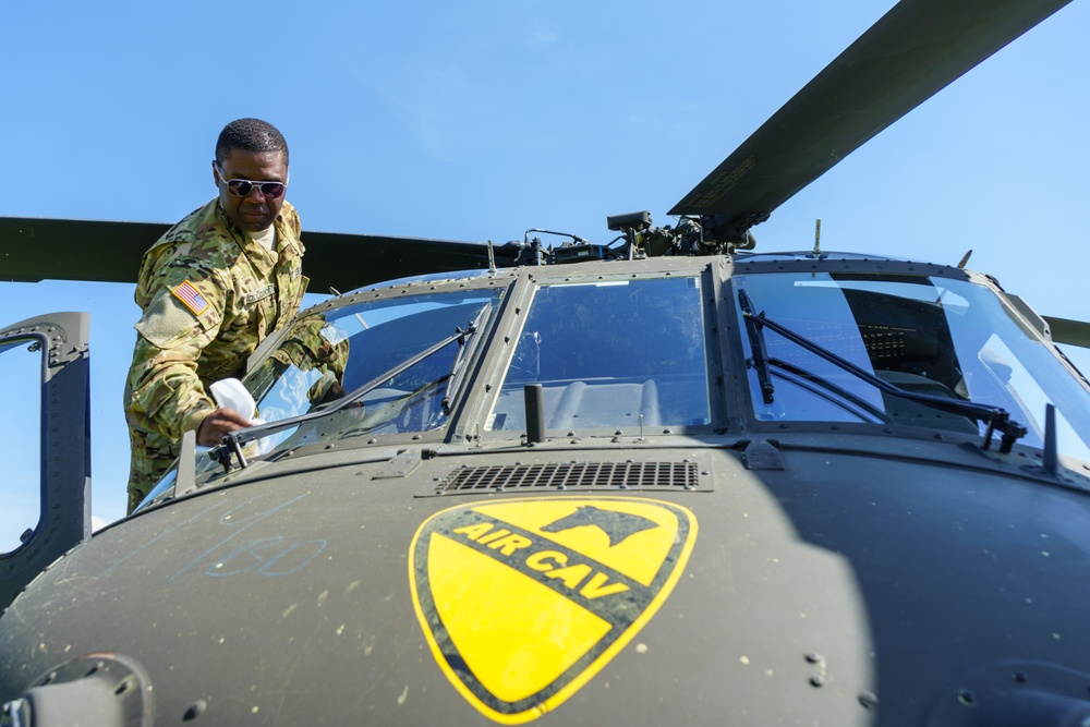 Air Cav Conducts UH-60 Blackhawk Gunnery