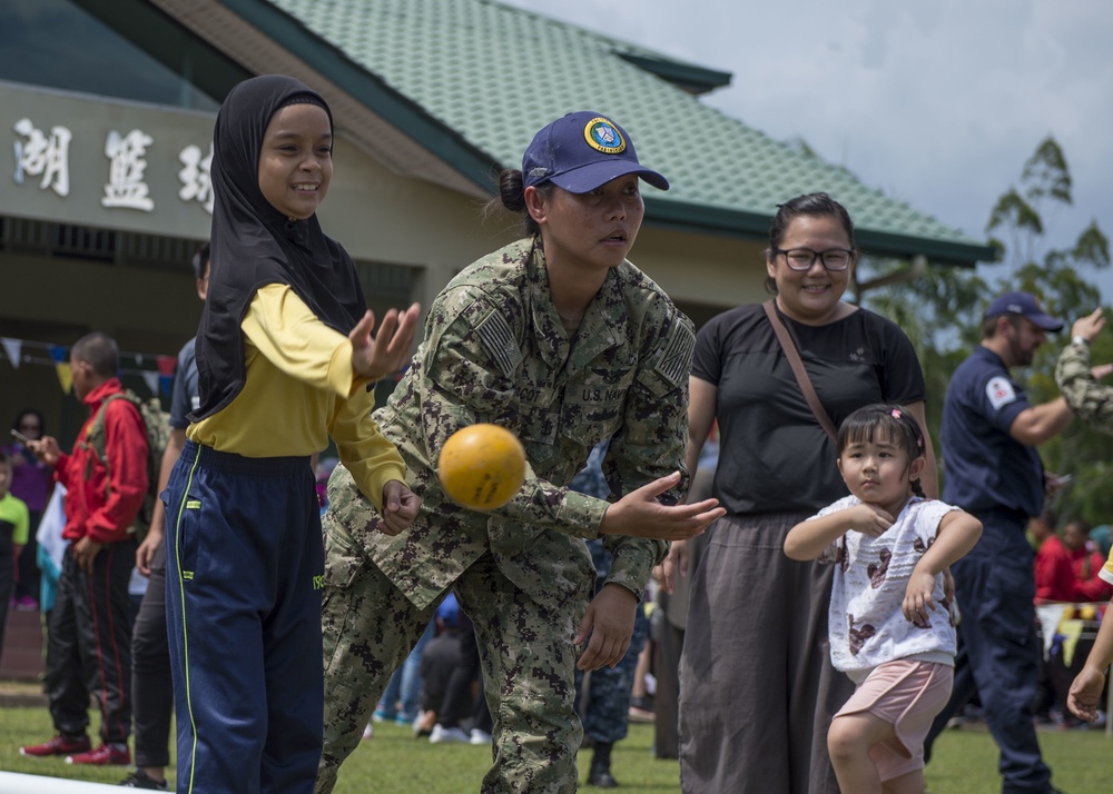 180428-N-MW694-0064