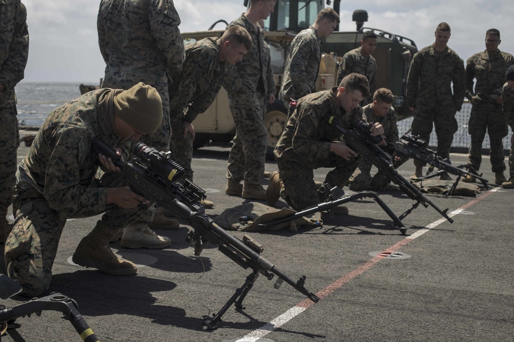 Kilo Company cross trains on the M240B