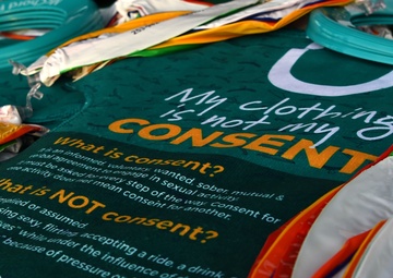 Airmen ‘Take Back the Night’ during SAPR 5K