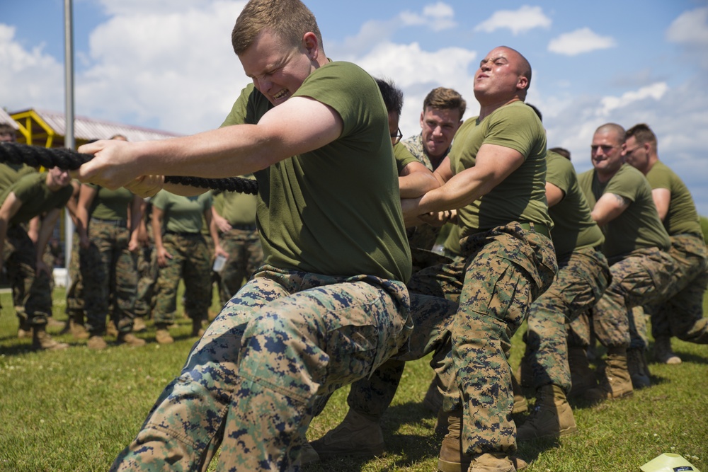 Family members learn what it's like to be a Marine or Sailor