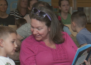 Tish Rabe entertains families