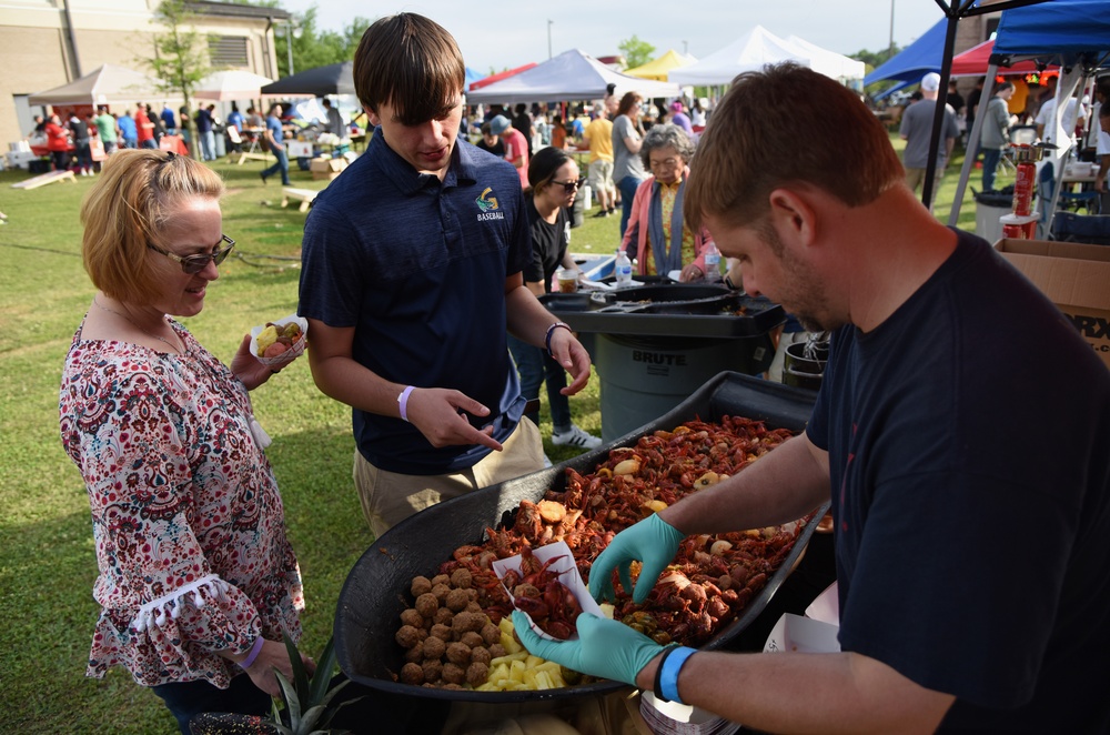 More than 800 attend 6th Annual Crawfish Cook-Off